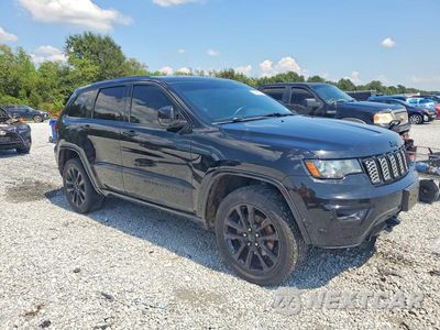Czwarte zdjęcie samochodu z boku: 2018 JEEP GRAND CHEROKEE LAREDO VIN:1C4RJEAG0JC485138 - miniatura