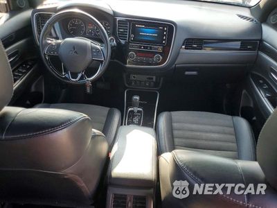 Zdjęcie 8 z 12 samochodu: 2019 MITSUBISHI OUTLANDER SE VIN:JA4AD3A39KZ031033 - miniatura