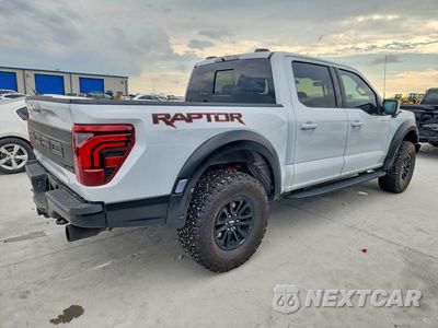 Trzecie zdjęcie samochodu z tyłu: 2025 FORD F150 RAPTOR VIN:1FTFW1RG3SFB87927 - miniatura