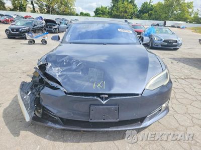 Piąte zdjęcie samochodu w środku: 2018 TESLA MODEL S VIN:5YJSA1E28JF258145 - miniatura