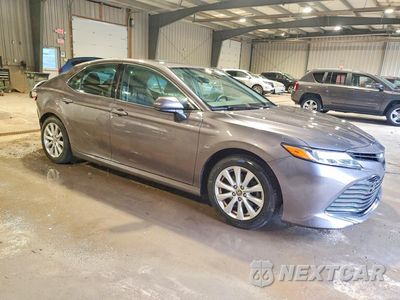 Czwarte zdjęcie samochodu z boku: 2020 TOYOTA CAMRY LE VIN:4T1C11AK8LU955301 - miniatura