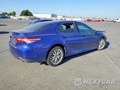 Trzecie zdjęcie samochodu z tyłu: 2018 TOYOTA CAMRY XLE VIN:4T1B11HK1JU540951 - miniatura