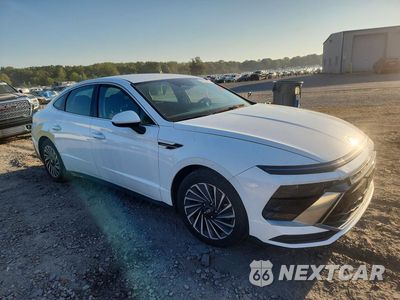 Czwarte zdjęcie samochodu z boku: 2024 HYUNDAI SONATA HYBRID SEL VIN:KMHL34JJ7RA097221 - miniatura