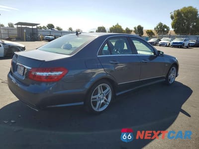Trzecie zdjęcie samochodu z tyłu: 2012 MERCEDES-BENZ E 350 VIN:WDDHF5KB2CA603632 - miniatura