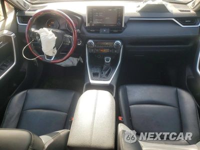 Zdjęcie 8 z 13 samochodu: 2021 TOYOTA RAV4 XLE PREMIUM VIN:JTMA1RFV9MD082981 - miniatura