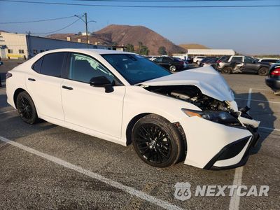 Czwarte zdjęcie samochodu z boku: 2021 TOYOTA CAMRY SE NIGHTSHADE VIN:4T1G11AK5MU453655 - miniatura