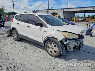 Czwarte zdjęcie samochodu z boku: 2014 FORD ESCAPE S VIN:1FMCU0F75EUD84990 - miniatura