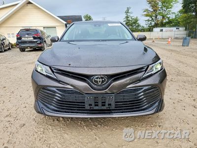 Piąte zdjęcie samochodu w środku: 2018 TOYOTA CAMRY LE VIN:JTNB11HK1J3003812 - miniatura