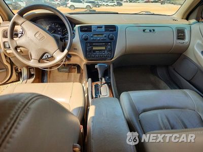 Zdjęcie 8 z 12 samochodu: 2001 HONDA ACCORD EX VIN:1HGCG16541A007256 - miniatura