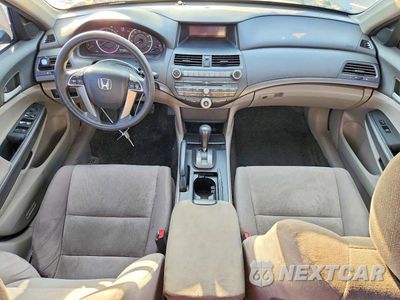Zdjęcie 8 z 12 samochodu: 2010 HONDA ACCORD LXP VIN:1HGCP2F40AA018865 - miniatura