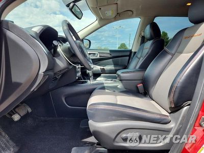 Zdjęcie 7 z 14 samochodu: 2019 NISSAN PATHFINDER SV VIN:5N1DR2MM8KC638736 - miniatura