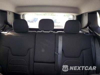 Zdjęcie 10 z 13 samochodu: 2022 JEEP RENEGADE LATITUDE VIN:ZACNJDB15NPN97774 - miniatura