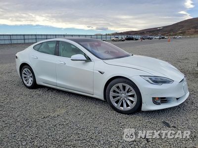 Czwarte zdjęcie samochodu z boku: 2017 TESLA MODEL S VIN:5YJSA1E23HF218260 - miniatura