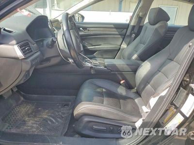 Zdjęcie 7 z 12 samochodu: 2019 HONDA ACCORD TOURING HYBRID VIN:1HGCV3F95KA007059 - miniatura