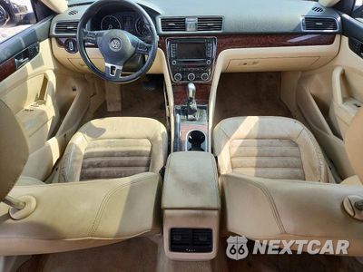 Zdjęcie 8 z 12 samochodu: 2013 VOLKSWAGEN PASSAT SEL VIN:1VWCN7A37DC137860 - miniatura