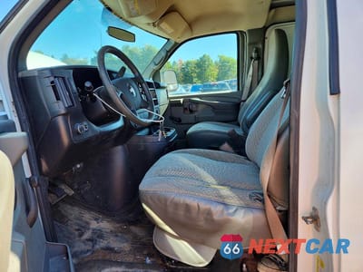 Zdjęcie 7 z 13 samochodu: 2010 CHEVROLET EXPRESS G2500 VIN:1GCZGFDA0A1153210 - miniatura