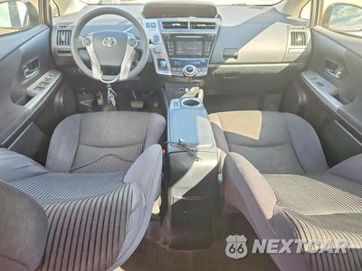 Zdjęcie 8 z 13 samochodu: 2016 TOYOTA PRIUS V TWO VIN:JTDZN3EU1GJ053235 - miniatura
