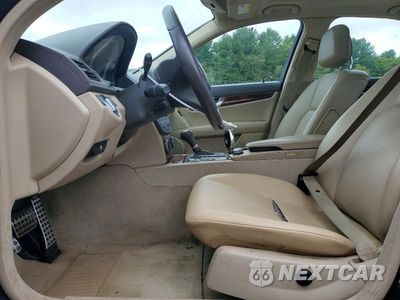 Zdjęcie 7 z 13 samochodu: 2011 MERCEDES-BENZ C 300 4MATIC VIN:WDDGF8BB5BR169770 - miniatura