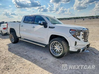Czwarte zdjęcie samochodu z boku: 2022 GMC SIERRA C1500 DENALI VIN:1GTPHGED2NZ625109 - miniatura