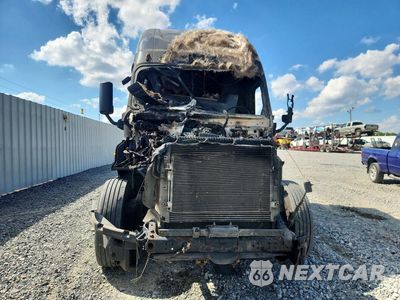 Piąte zdjęcie samochodu w środku: 2014 FREIGHTLINER CASCADIA SEMI TRUCK VIN:3AKJGLD50ESFT1812 - miniatura