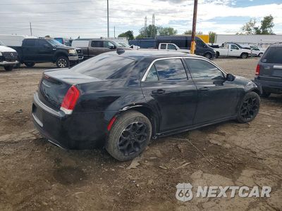 Trzecie zdjęcie samochodu z tyłu: 2017 CHRYSLER 300 S VIN:2C3CCAGG9HH553139 - miniatura