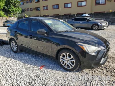 Czwarte zdjęcie samochodu z boku: 2018 TOYOTA YARIS IA BASE VIN:3MYDLBYV5JY301649 - miniatura