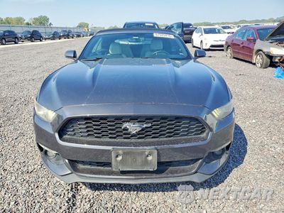 Piąte zdjęcie samochodu w środku: 2017 FORD MUSTANG VIN:1FATP8UH2H5296019 - miniatura