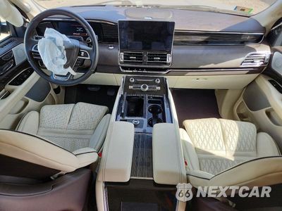 Zdjęcie 8 z 13 samochodu: 2024 LINCOLN NAVIGATOR BLACK LABEL VIN:5LMJJ2TG4REL05449 - miniatura