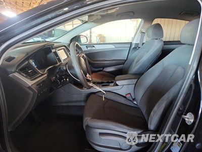 Zdjęcie 7 z 12 samochodu: 2018 HYUNDAI SONATA SE VIN:5NPE24AF0JH602220 - miniatura