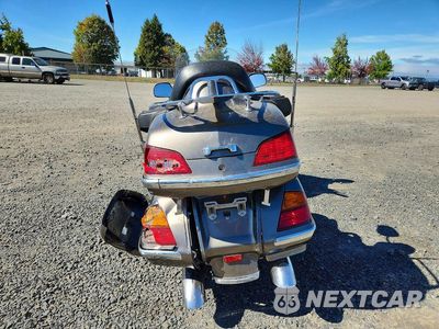 Czwarte zdjęcie samochodu z boku: 2004 HONDA GL1800 A VIN:1HFSC47414A301446 - miniatura