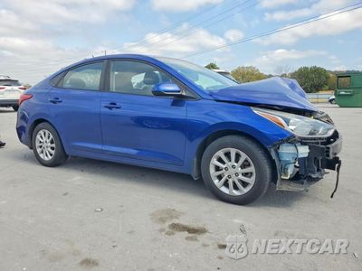 Czwarte zdjęcie samochodu z boku: 2018 HYUNDAI ACCENT VIN:3KPC24A35JE029901 - miniatura