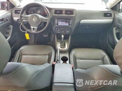 Zdjęcie 8 z 12 samochodu: 2014 VOLKSWAGEN JETTA SE VIN:3VWD07AJ9EM441001 - miniatura