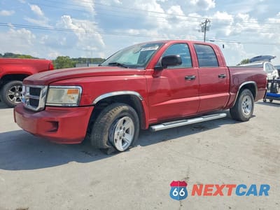 2008 DODGE DAKOTA QUAD SLT 1D7HW48N28S524538 - główne zdjęcie licytacji z USA - miniatura
