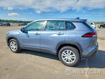 Drugie zdjęcie samochodu z przodu: 2026 TOYOTA COROLLA CROSS L VIN:7MUAAAAG0TV159160 - miniatura