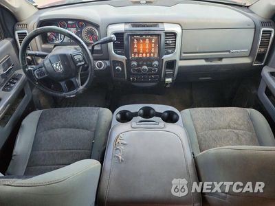 Zdjęcie 8 z 12 samochodu: 2017 RAM 2500 SLT VIN:3C6UR5DL5HG745110 - miniatura