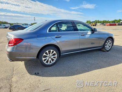 Trzecie zdjęcie samochodu z tyłu: 2019 MERCEDES-BENZ E 300 4MATIC VIN:WDDZF4KB4KA507532 - miniatura