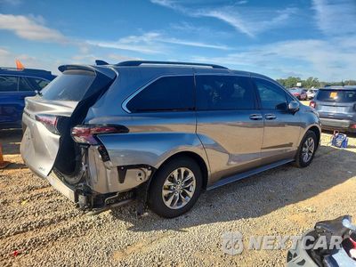 Trzecie zdjęcie samochodu z tyłu: 2026 TOYOTA SIENNA XLE 8-PASSENGER VIN:5TDYRKEC2TS303869 - miniatura