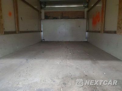 Zdjęcie 10 z 12 samochodu: 2008 FORD E350 BOX TRUCK VIN:1FDWE35L28DA76030 - miniatura