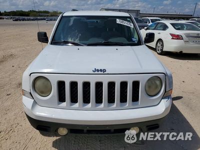 Piąte zdjęcie samochodu w środku: 2014 JEEP PATRIOT SPORT VIN:1C4NJPBA5ED502469 - miniatura