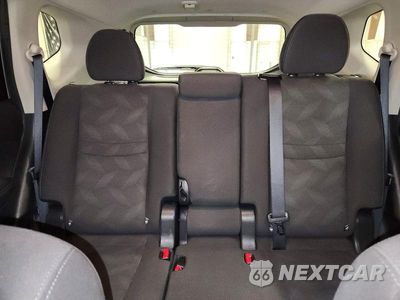 Zdjęcie 10 z 14 samochodu: 2016 NISSAN ROGUE S VIN:KNMAT2MVXGP675028 - miniatura