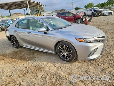 Czwarte zdjęcie samochodu z boku: 2019 TOYOTA CAMRY SE VIN:4T1B11HK7KU227677 - miniatura