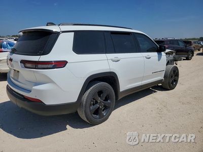 Trzecie zdjęcie samochodu z tyłu: 2023 JEEP GRAND CHEROKEE L LAREDO VIN:1C4RJJAG2P8891278 - miniatura