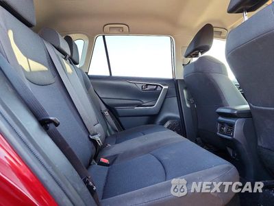 Zdjęcie 11 z 13 samochodu: 2021 TOYOTA RAV4 LE VIN:JTMMWRFVXMD124721 - miniatura