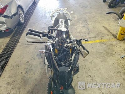 Piąte zdjęcie samochodu w środku: 2018 BMW G310 GS VIN:WB30G1205JR825483 - miniatura