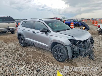Czwarte zdjęcie samochodu z boku: 2022 VOLKSWAGEN TAOS S VIN:3VVDX7B29NM013470 - miniatura