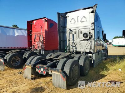 Trzecie zdjęcie samochodu z tyłu: 2022 FREIGHTLINER CASCADIA 126