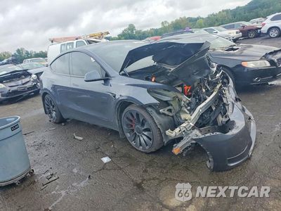 Czwarte zdjęcie samochodu z boku: 2023 TESLA MODEL Y VIN:7SAYGDEF2PF860841 - miniatura