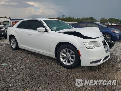 Czwarte zdjęcie samochodu z boku: 2019 CHRYSLER 300 TOURING VIN:2C3CCAAG6KH704454 - miniatura
