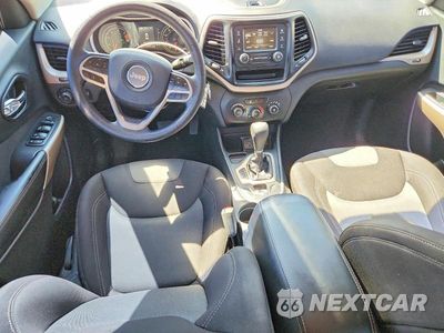 Zdjęcie 8 z 13 samochodu: 2018 JEEP CHEROKEE LATITUDE VIN:1C4PJLCB4JD503809 - miniatura