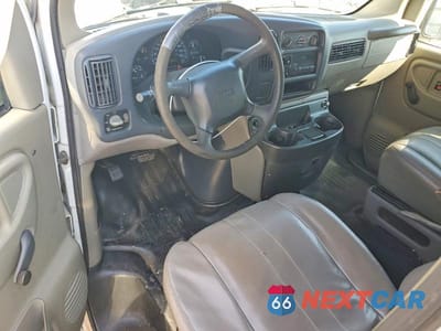 Zdjęcie 8 z 13 samochodu: 2000 GMC SAVANA G3500 VIN:1GTHG39R3Y1214309 - miniatura